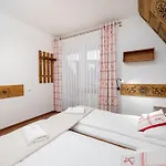 فندق مبيت وإفطار Pod Reglami - - Skywalk - Blisko Do Szlakow Tpn Wiktorowki, Rusinowa Polana , Gesia Szyja , Brzeziny , Psia Trawka , Toporowa Cyrhla , Murowaniec , Hala Gasienicowa Ciche Małe