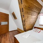 فندق مبيت وإفطار Pod Reglami - - Skywalk - Blisko Do Szlakow Tpn Wiktorowki, Rusinowa Polana , Gesia Szyja , Brzeziny , Psia Trawka , Toporowa Cyrhla , Murowaniec , Hala Gasienicowa Ciche Małe