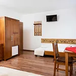 فندق مبيت وإفطار Pod Reglami - - Skywalk - Blisko Do Szlakow Tpn Wiktorowki, Rusinowa Polana , Gesia Szyja , Brzeziny , Psia Trawka , Toporowa Cyrhla , Murowaniec , Hala Gasienicowa 3*