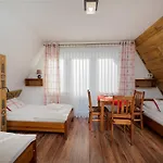 Pod Reglami - - Skywalk - Blisko Do Szlakow Tpn Wiktorowki, Rusinowa Polana , Gesia Szyja , Brzeziny , Psia Trawka , Toporowa Cyrhla , Murowaniec , Hala Gasienicowa 3* Ciche Małe