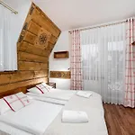 Bed & Breakfast Pod Reglami - - Skywalk - Blisko Do Szlakow Tpn Wiktorowki, Rusinowa Polana , Gesia Szyja , Brzeziny , Psia Trawka , Toporowa Cyrhla , Murowaniec , Hala Gasienicowa Ciche Małe