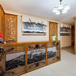 Bed & Breakfast Pod Reglami - - Skywalk - Blisko Do Szlakow Tpn Wiktorowki, Rusinowa Polana , Gesia Szyja , Brzeziny , Psia Trawka , Toporowa Cyrhla , Murowaniec , Hala Gasienicowa 3*