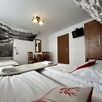 Bed & Breakfast Pod Reglami - - Skywalk - Blisko Do Szlakow Tpn Wiktorowki, Rusinowa Polana , Gesia Szyja , Brzeziny , Psia Trawka , Toporowa Cyrhla , Murowaniec , Hala Gasienicowa