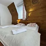 Pod Reglami - - Skywalk - Blisko Do Szlakow Tpn Wiktorowki, Rusinowa Polana , Gesia Szyja , Brzeziny , Psia Trawka , Toporowa Cyrhla , Murowaniec , Hala Gasienicowa Bed & Breakfast Ciche Małe