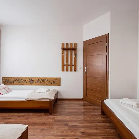 Pod Reglami - Jacuzzi & Sauna Idealna Baza Wypadowa W Gory! Bed & Breakfast