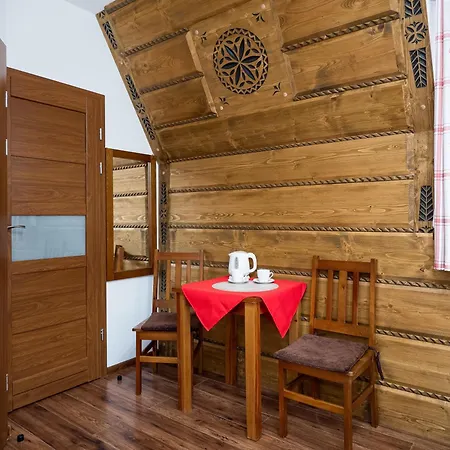Pod Reglami - Jacuzzi & Sauna Idealna Baza Wypadowa W Gory! Wiktorowki, Rusinowa Polana , Gesia Szyja , Toporowa Cyrhla , Murowaniec , Hala Gasienicowa 3* Ciche Małe