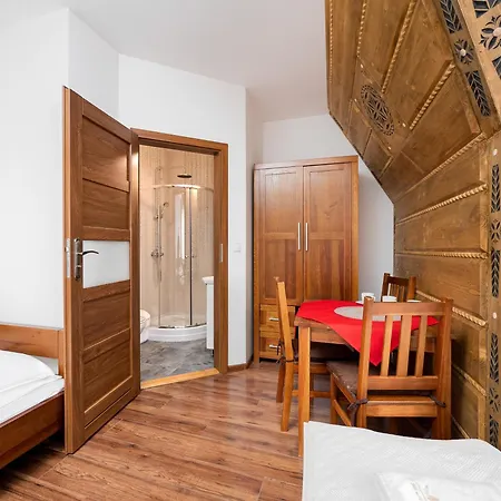 Pod Reglami - Jacuzzi & Sauna Idealna Baza Wypadowa W Gory! Bed & Breakfast