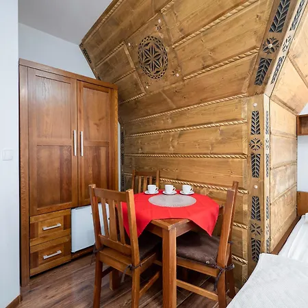 Bed & Breakfast Pod Reglami - Jacuzzi & Sauna Idealna Baza Wypadowa W Gory! Ciche Male